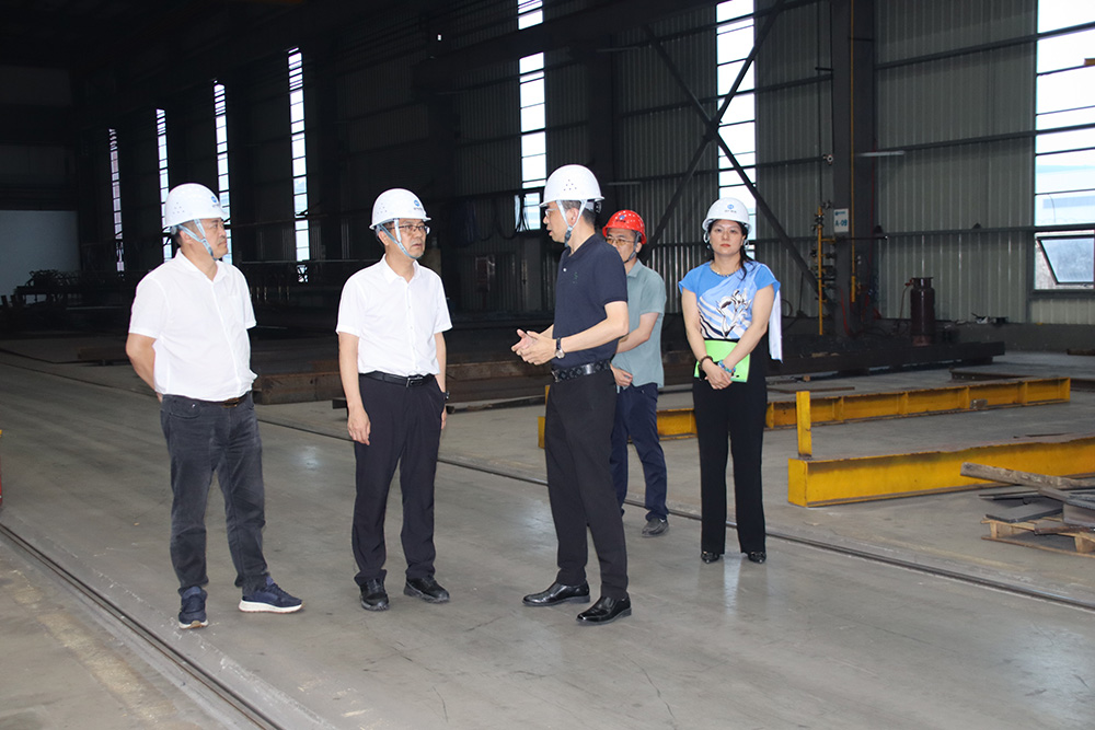 Chen Xiaoping, Secretary of the Yuhu District Party Committee, led a delegation to our company for an investigative research visit.